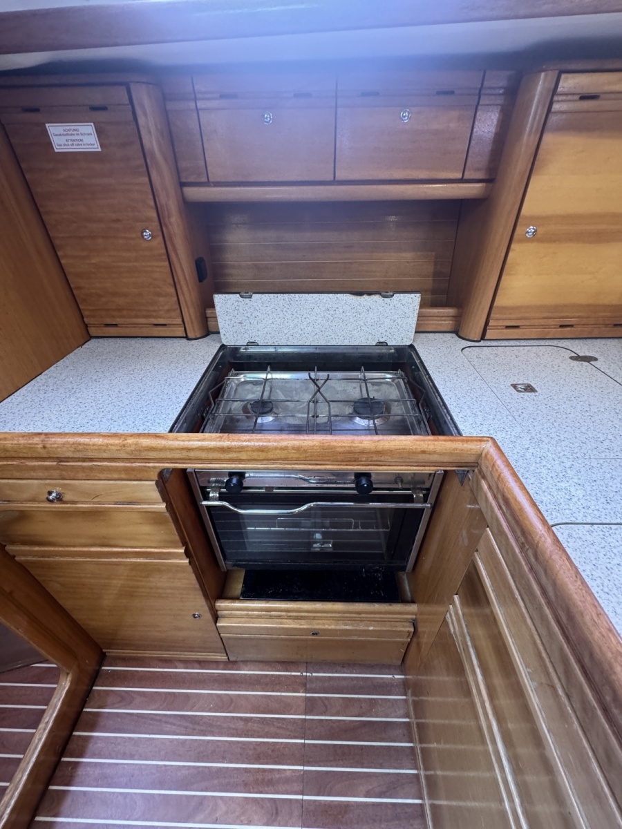 2006 Bavaria 37 Cruise