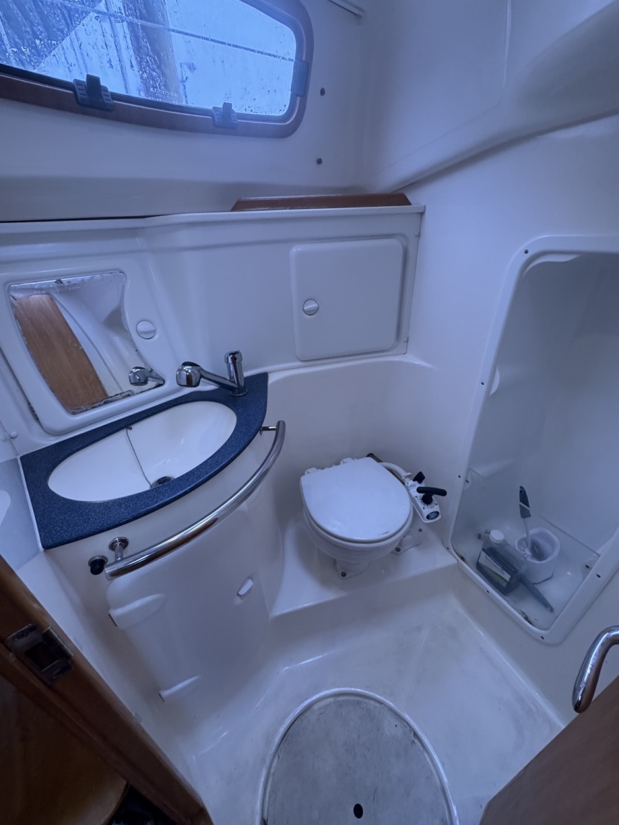 2006 Bavaria 37 Cruise