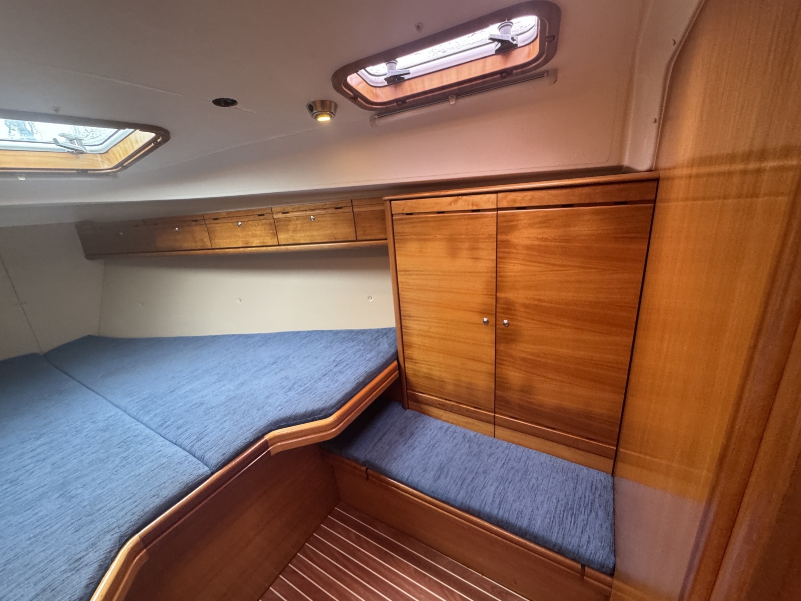2006 Bavaria 37 Cruise