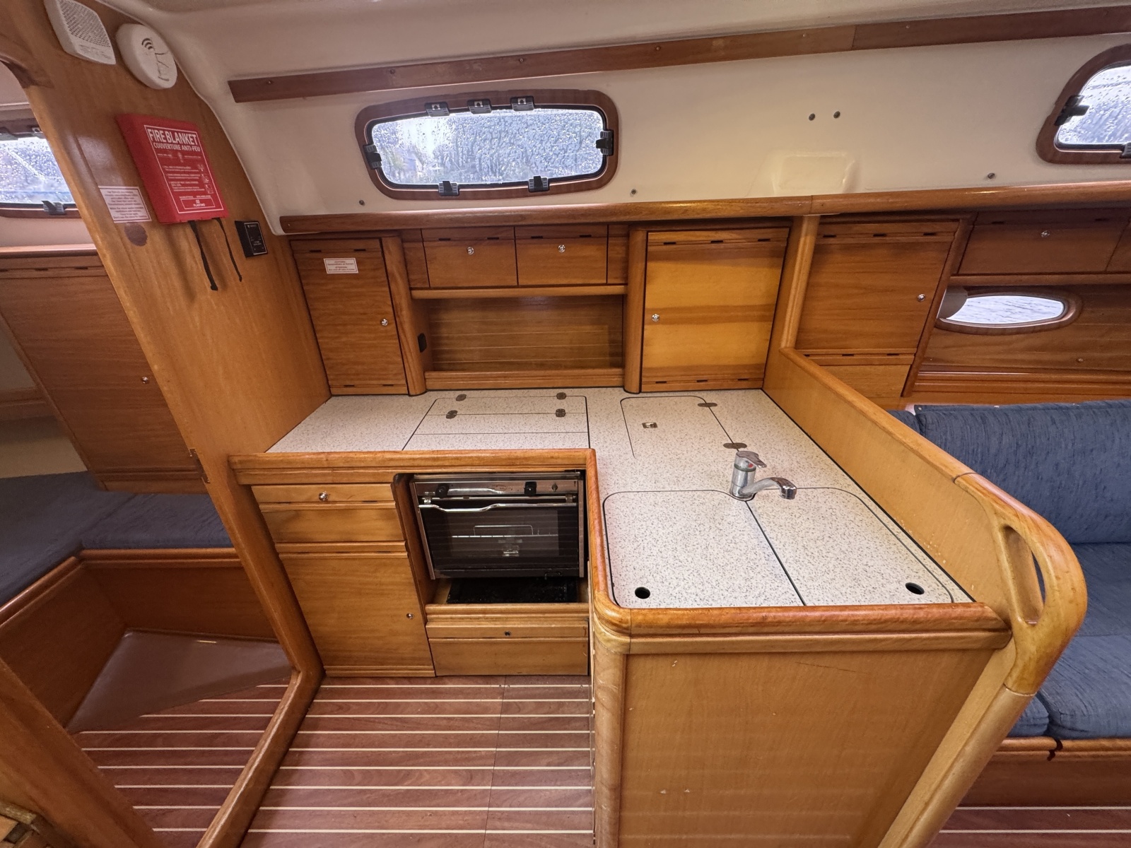 2006 Bavaria 37 Cruise