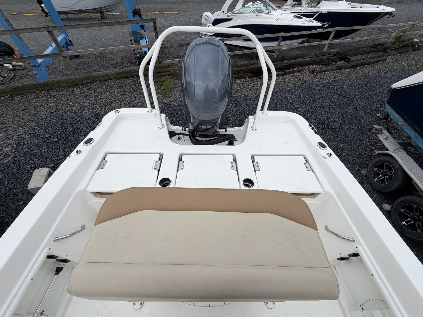 2023 NauticStar 211 Hybrid