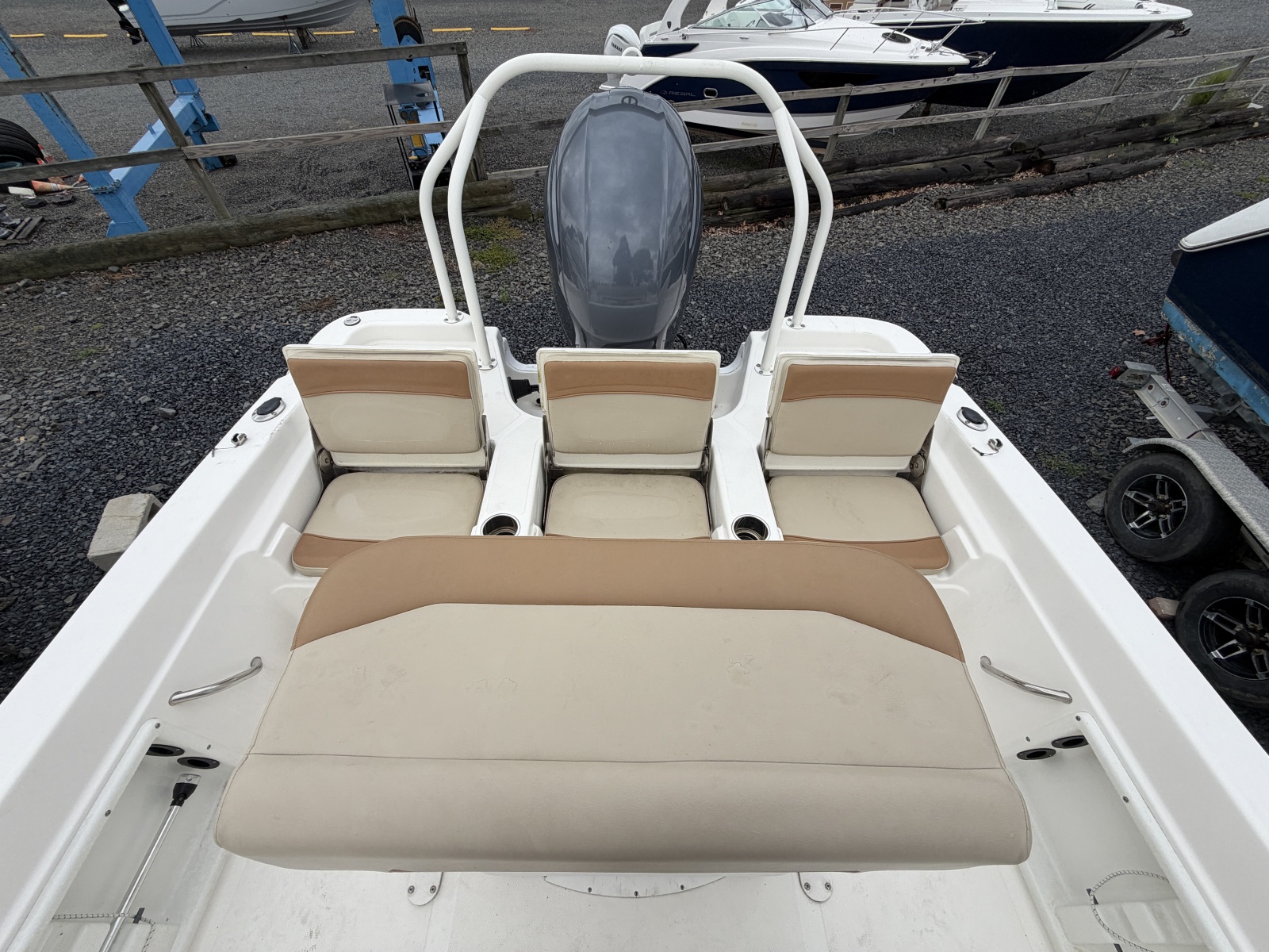 2023 NauticStar 211 Hybrid