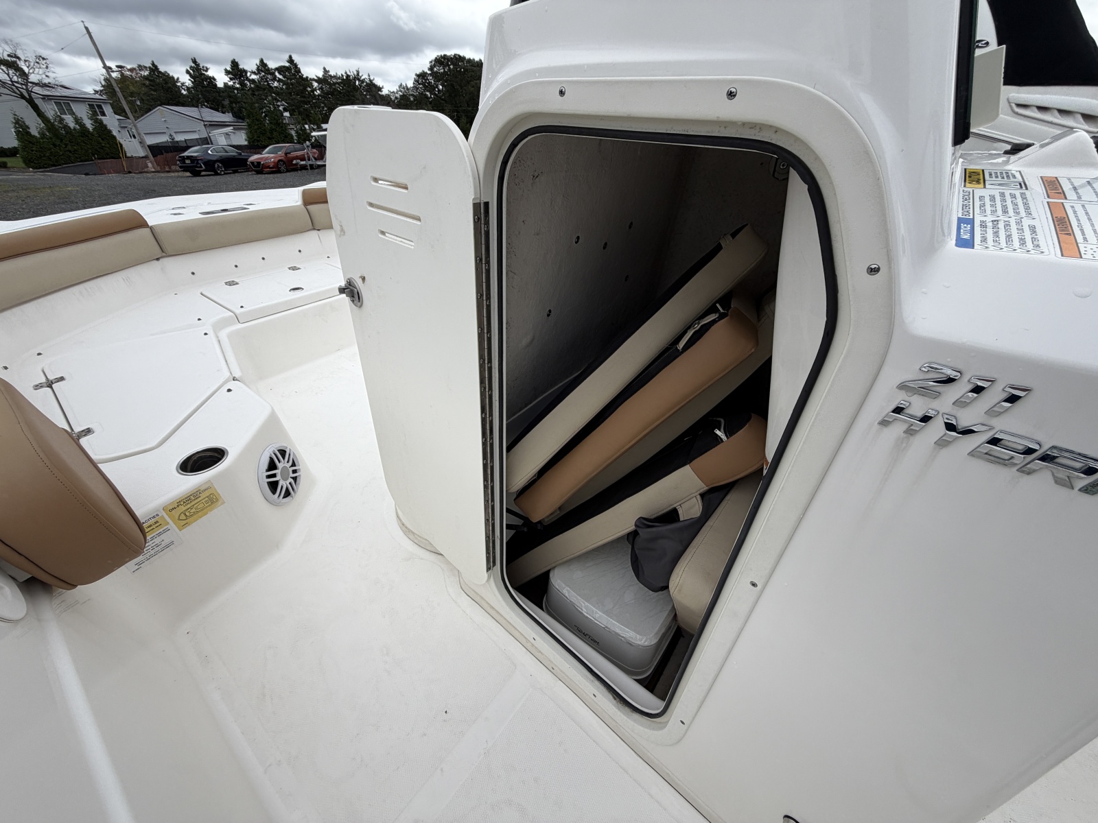 2023 NauticStar 211 Hybrid