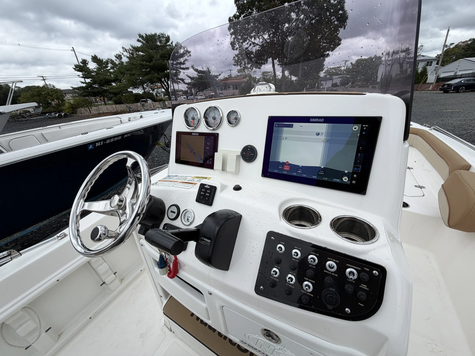 2023 NauticStar 211 Hybrid