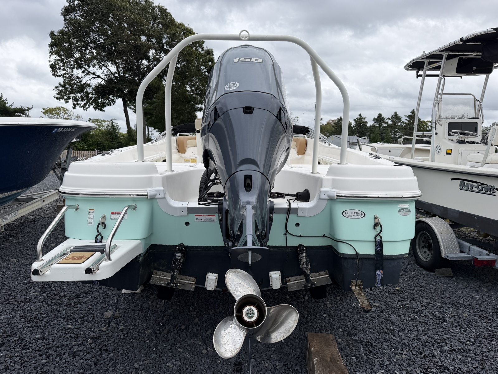 2023 NauticStar 211 Hybrid