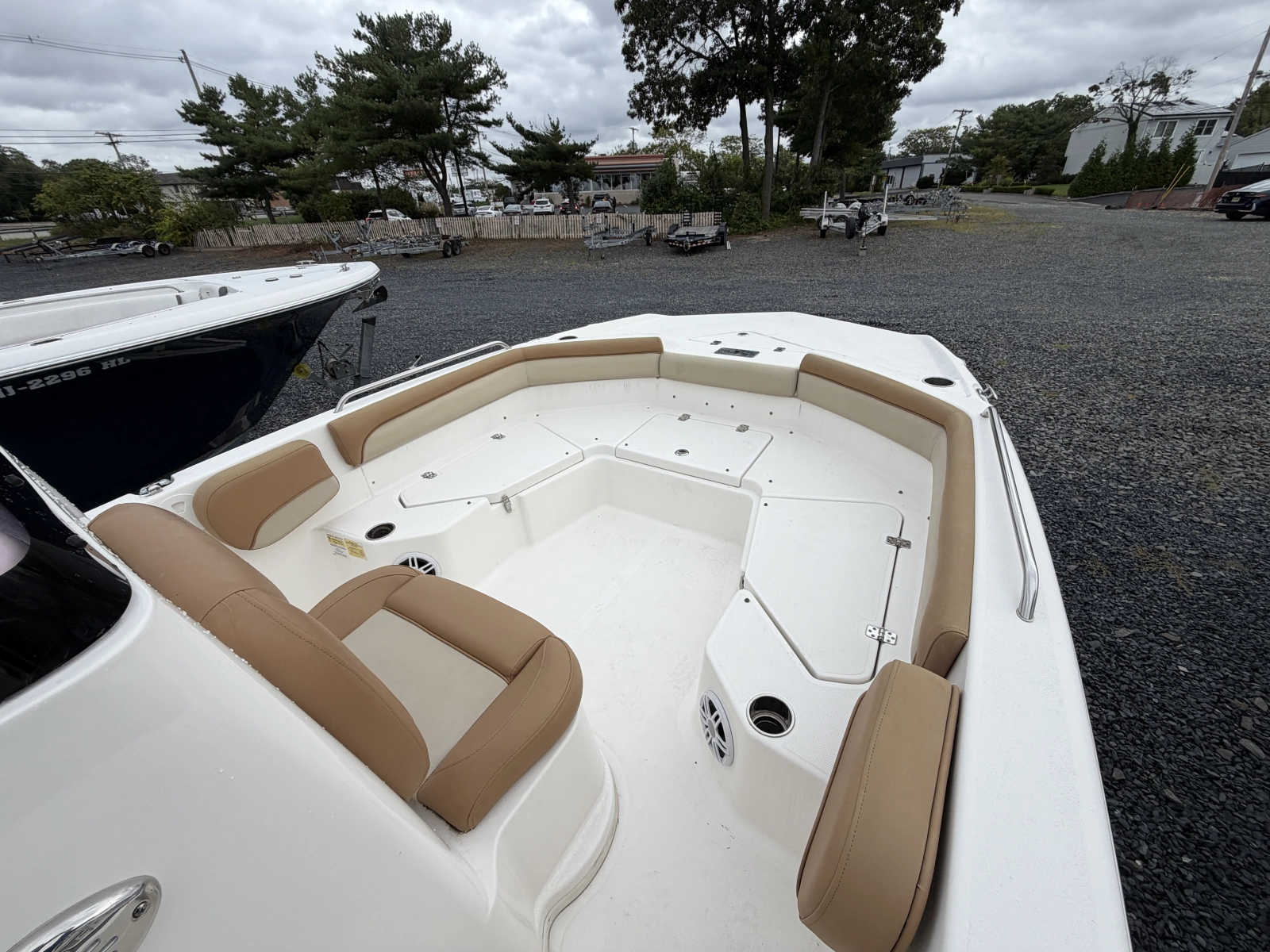 2023 NauticStar 211 Hybrid