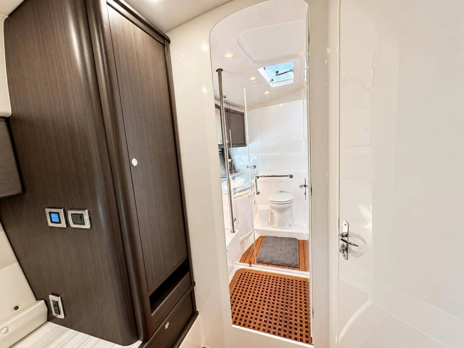 47ft Intrepid Yacht For Sale