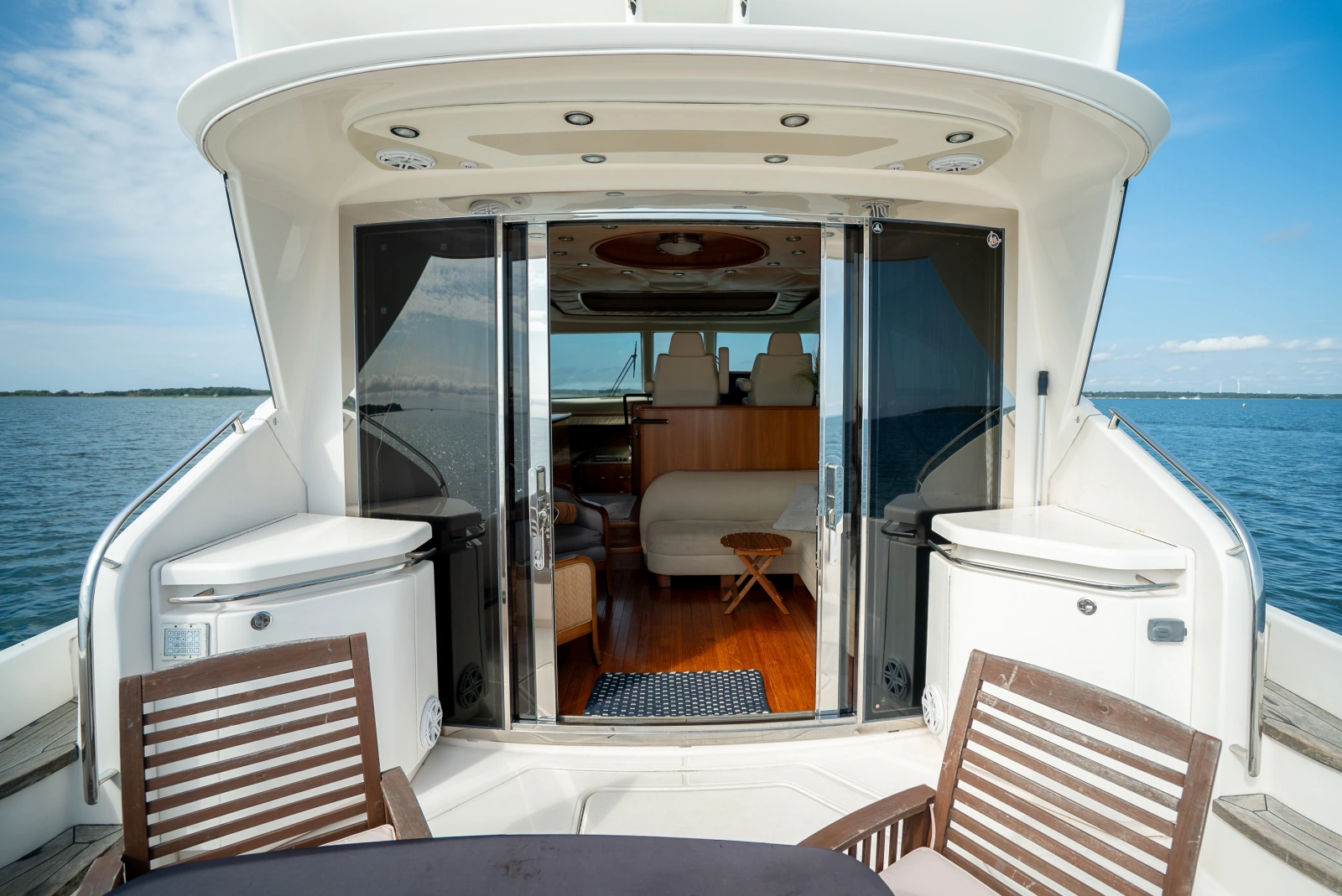 2009 Tiara Yachts 5800 Sovran
