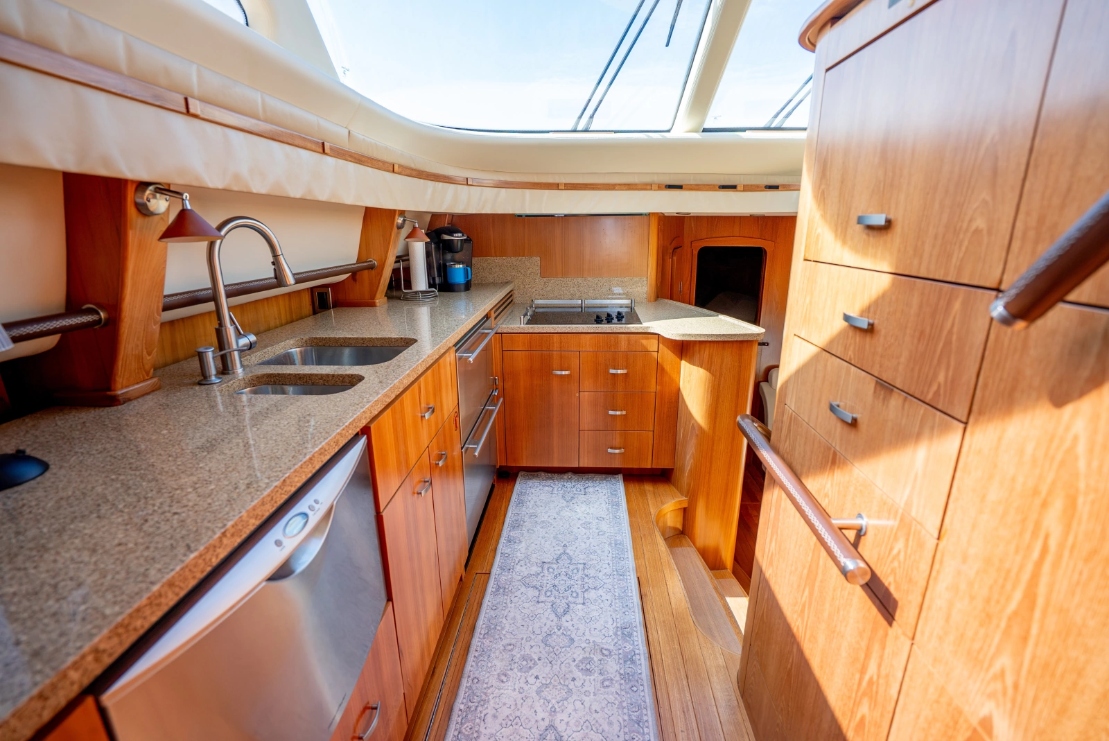 2009 Tiara Yachts 5800 Sovran