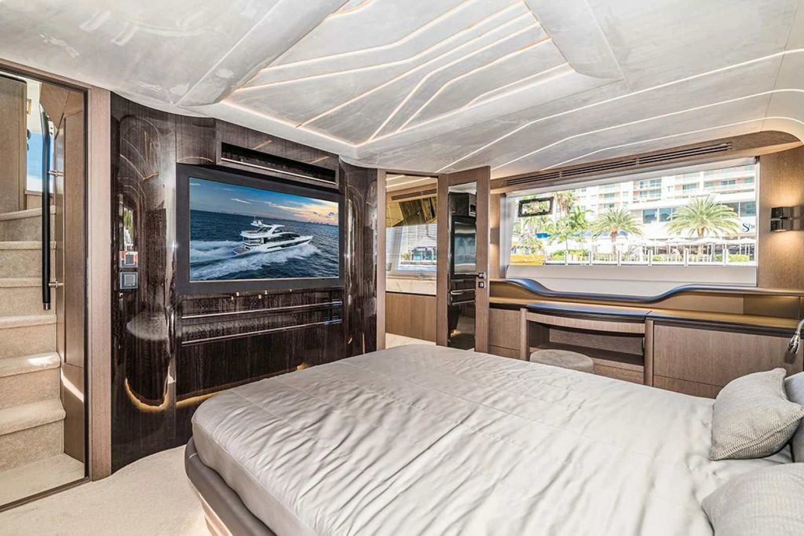 2025 Galeon 680 FLY