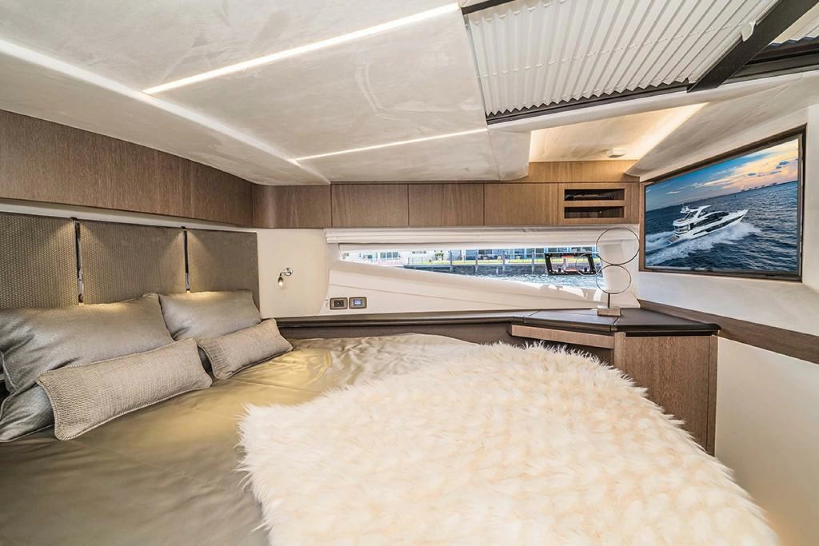 2025 Galeon 680 FLY