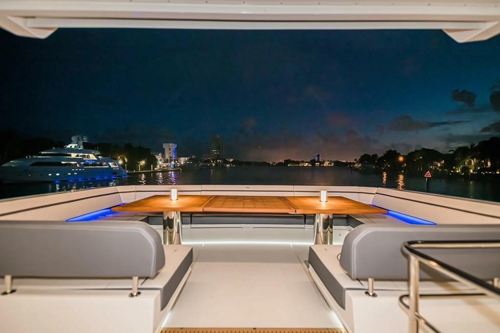 2025 Galeon 680 FLY