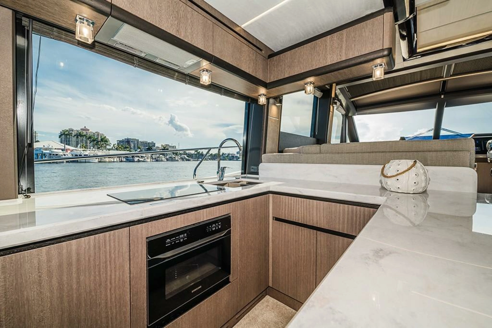 2025 Galeon 680 FLY