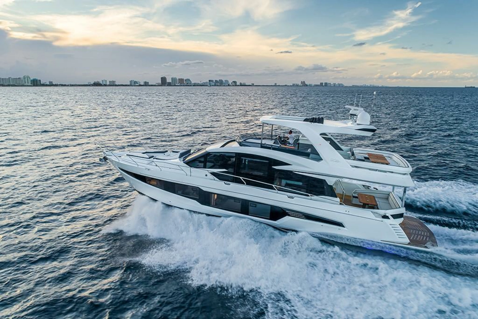 2025 Galeon 680 FLY