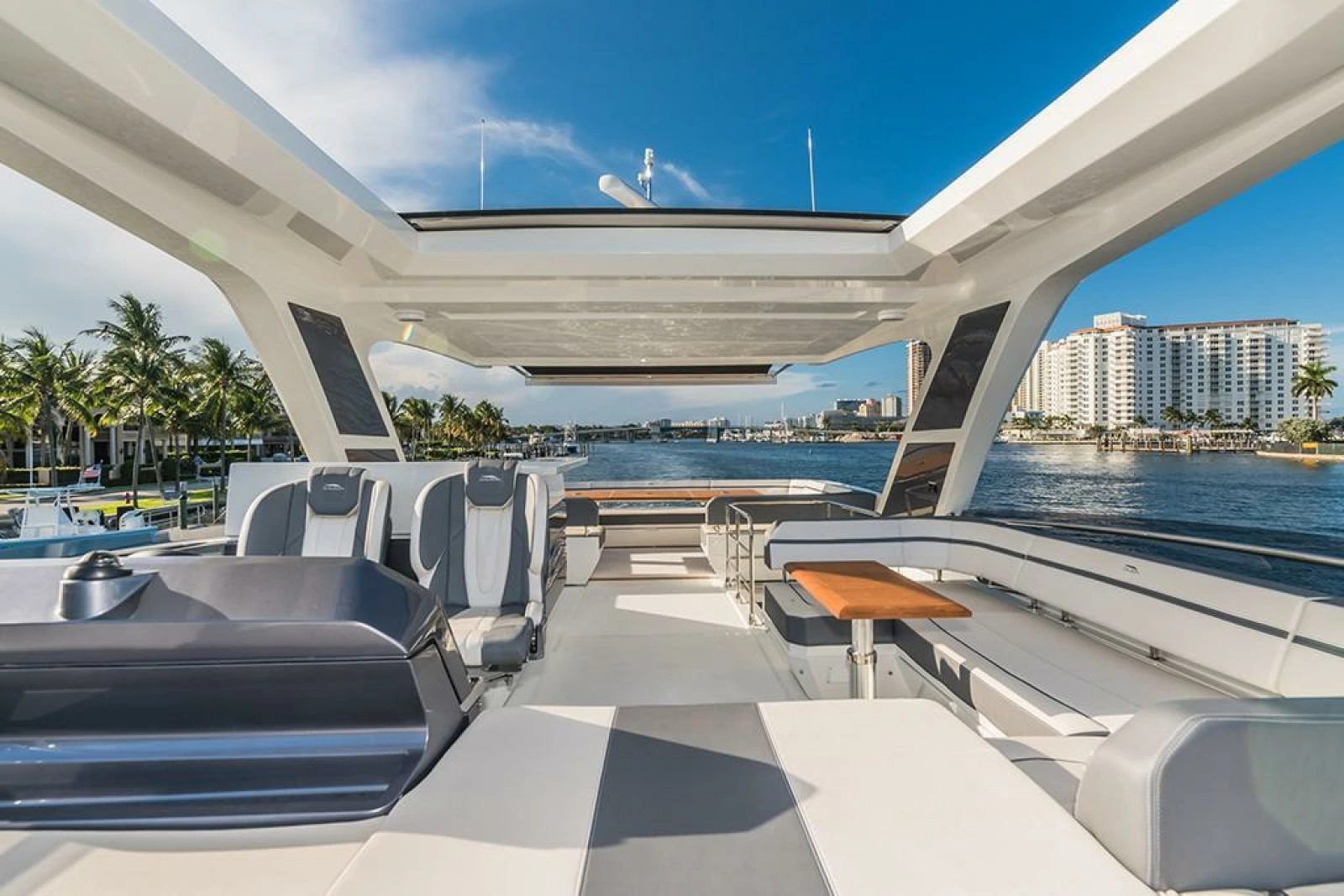 2025 Galeon 680 FLY