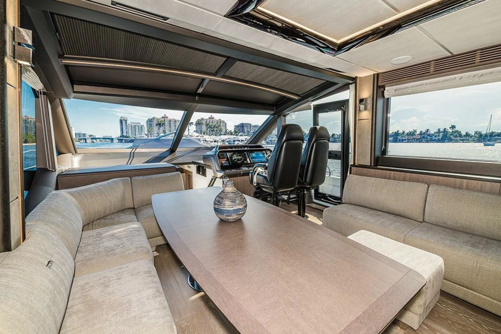 2025 Galeon 680 FLY