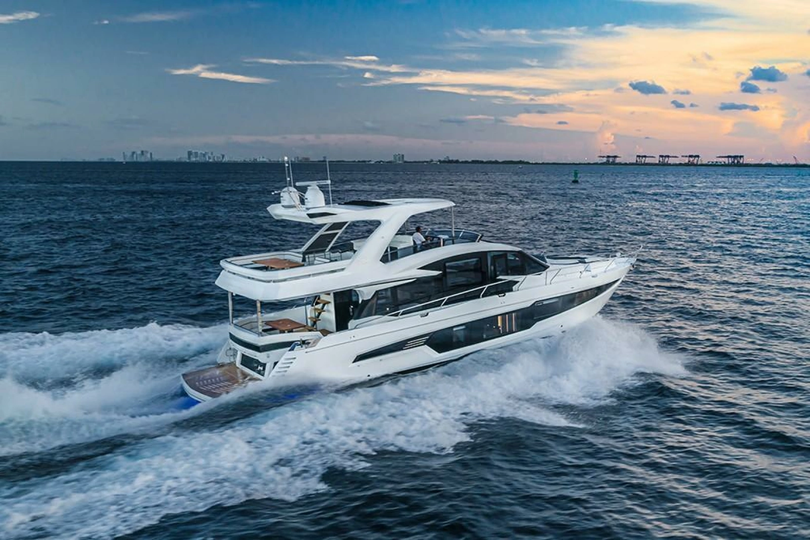 2025 Galeon 680 FLY