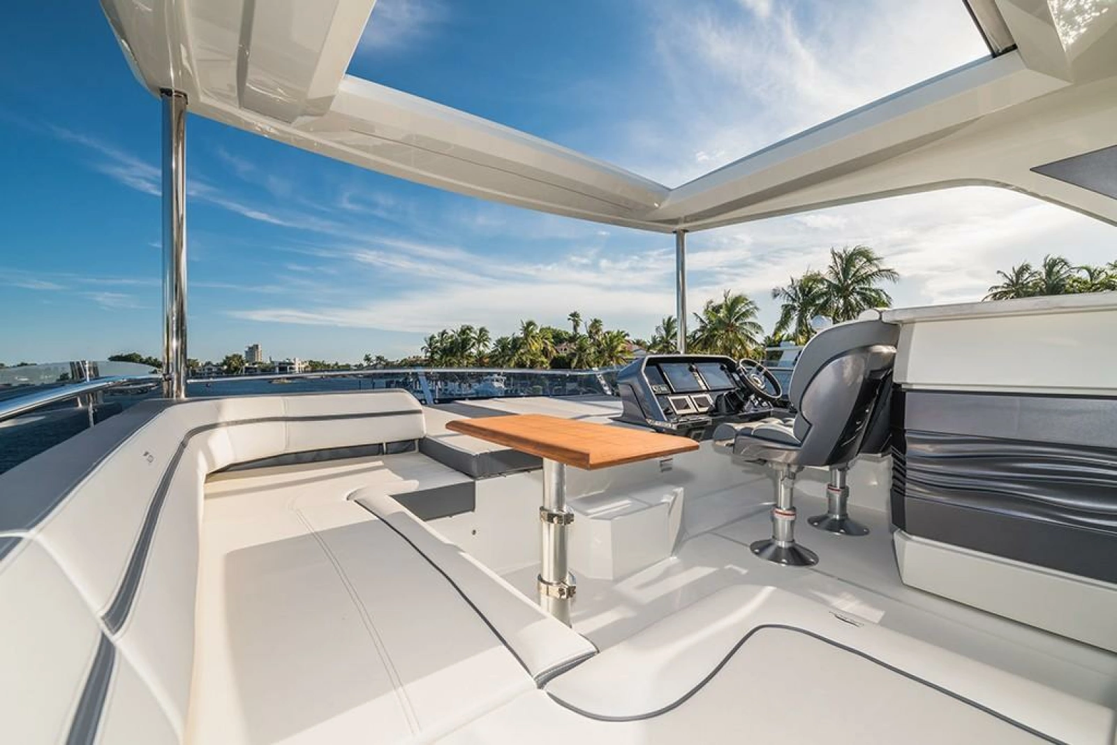 2025 Galeon 680 FLY