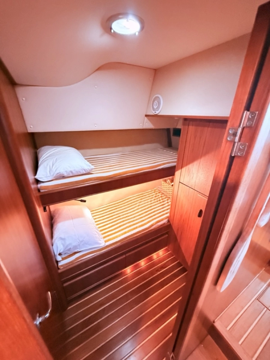 2000 Tiara Yachts 