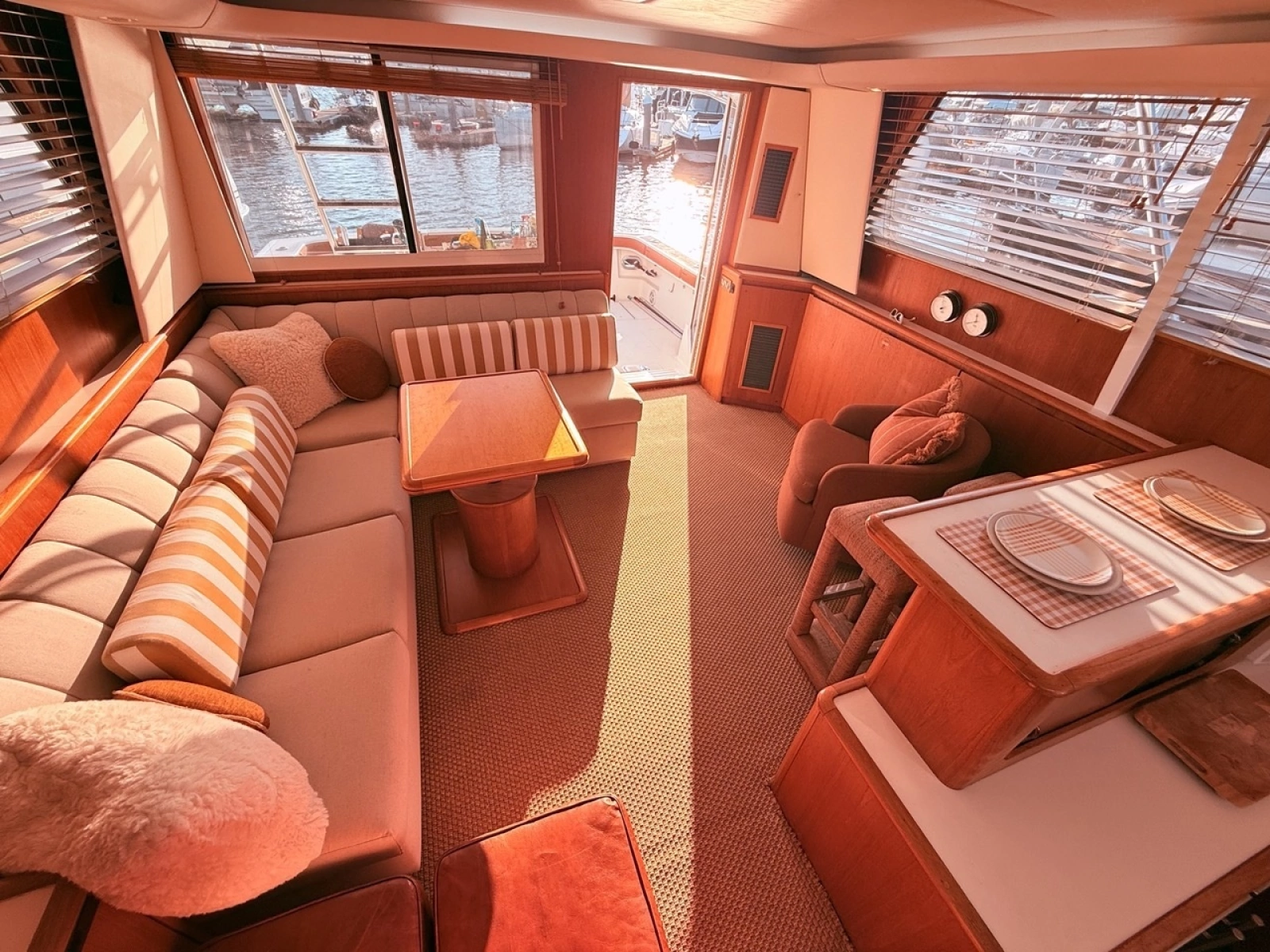 2000 Tiara Yachts 