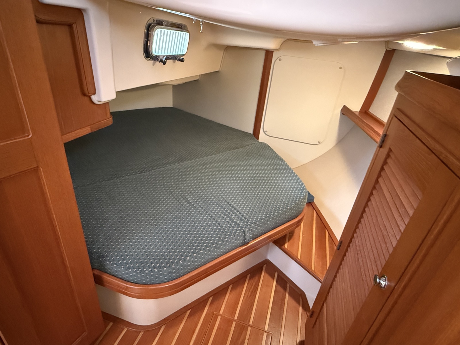 2005 Island Packet 370