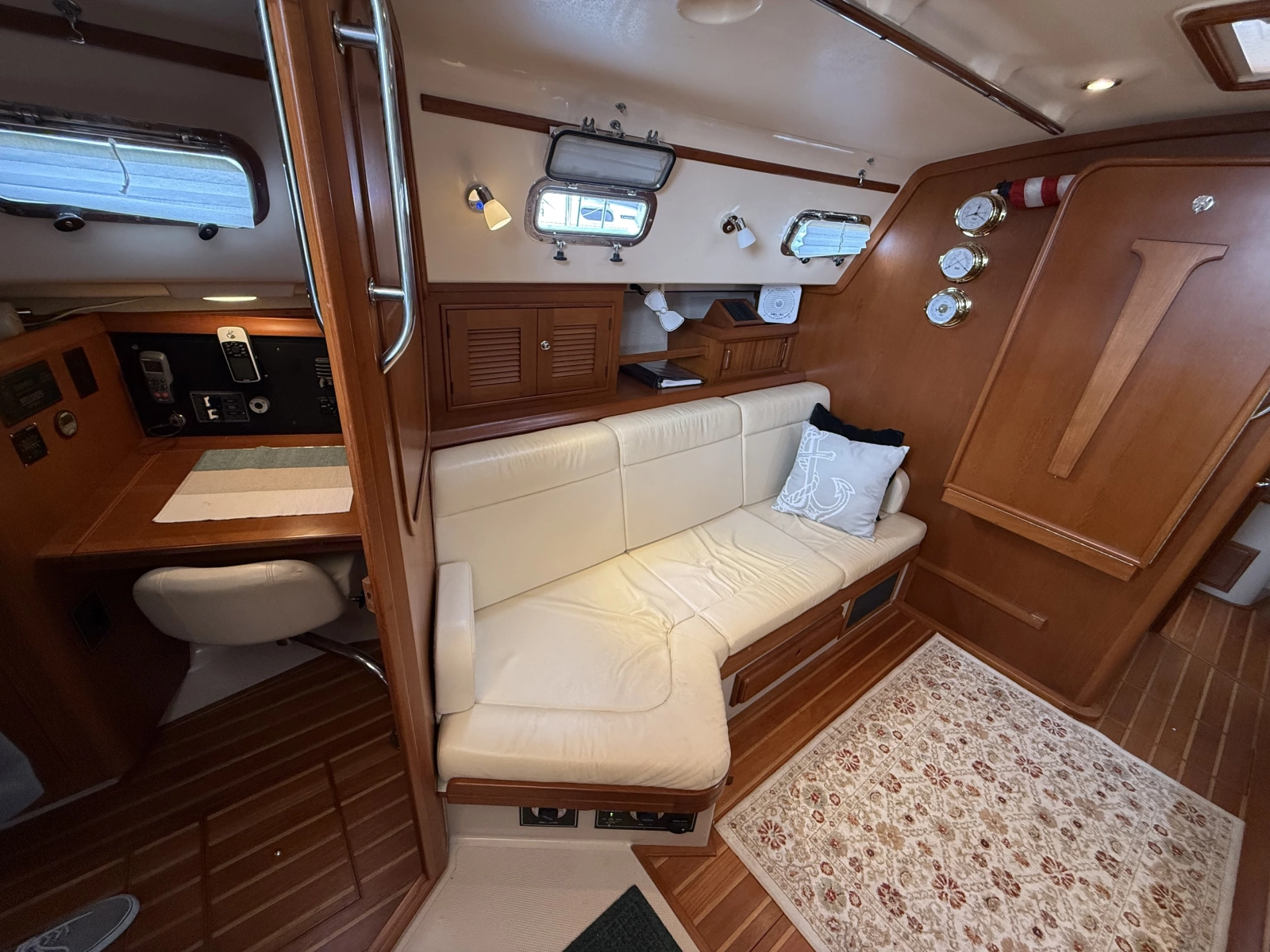 2005 Island Packet 370