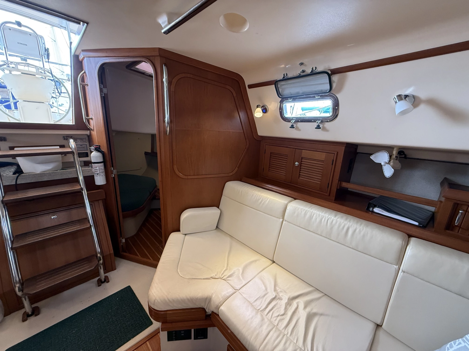 2005 Island Packet 370