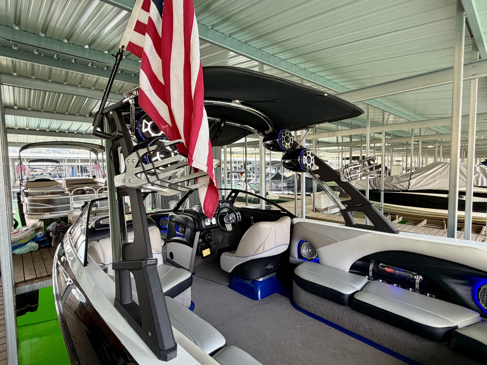 2011 Malibu Wakesetter 247 LSV