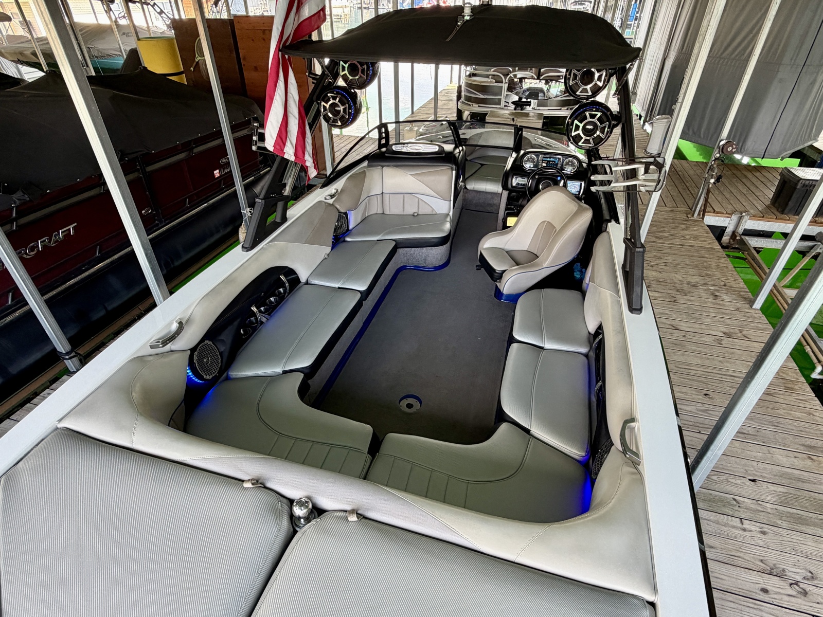 2011 Malibu Wakesetter 247 LSV