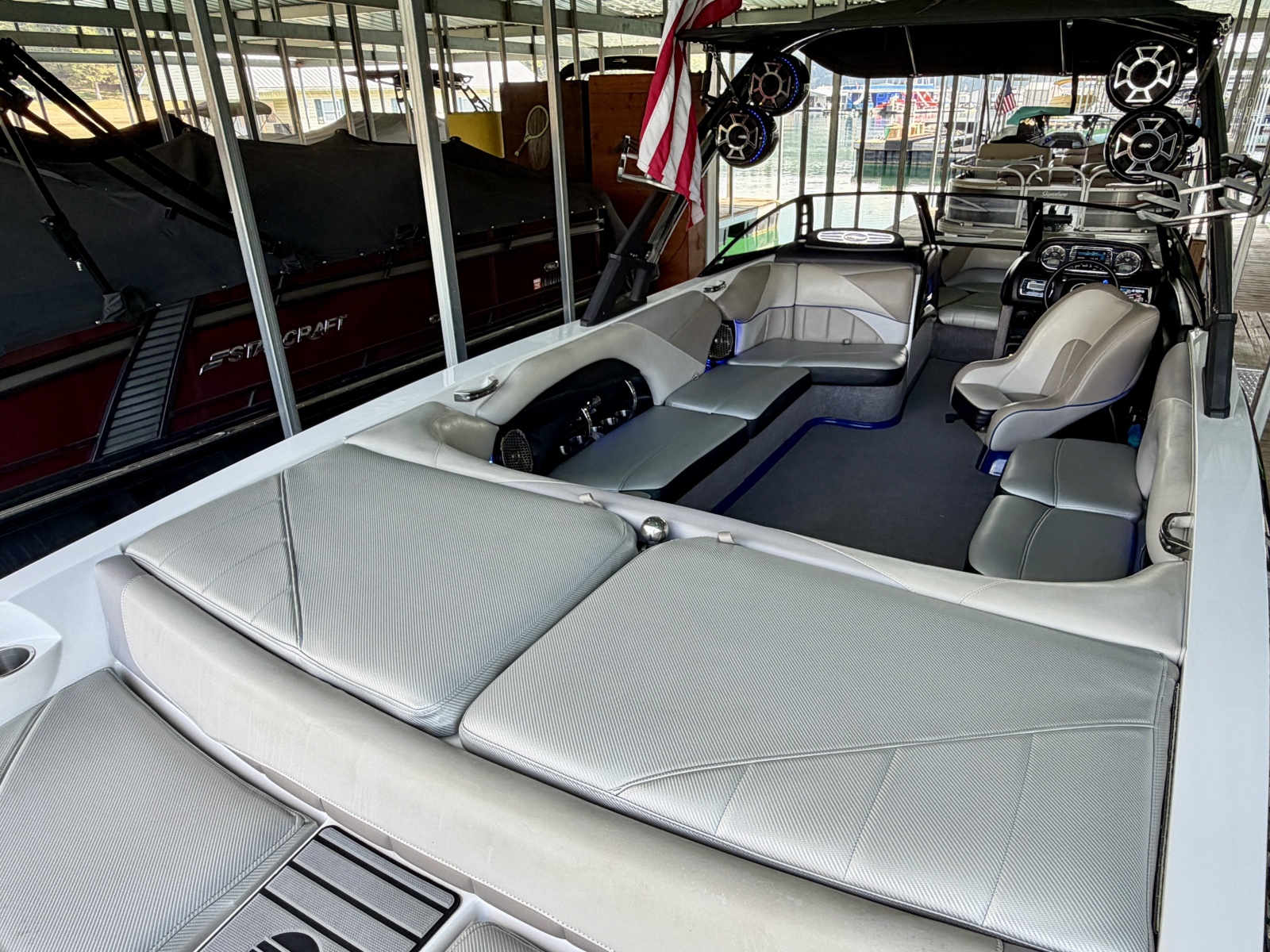 2011 Malibu Wakesetter 247 LSV