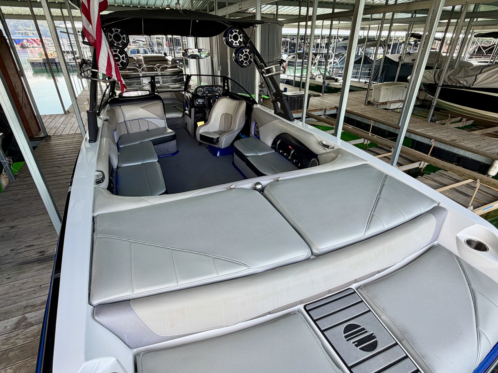 2011 Malibu Wakesetter 247 LSV