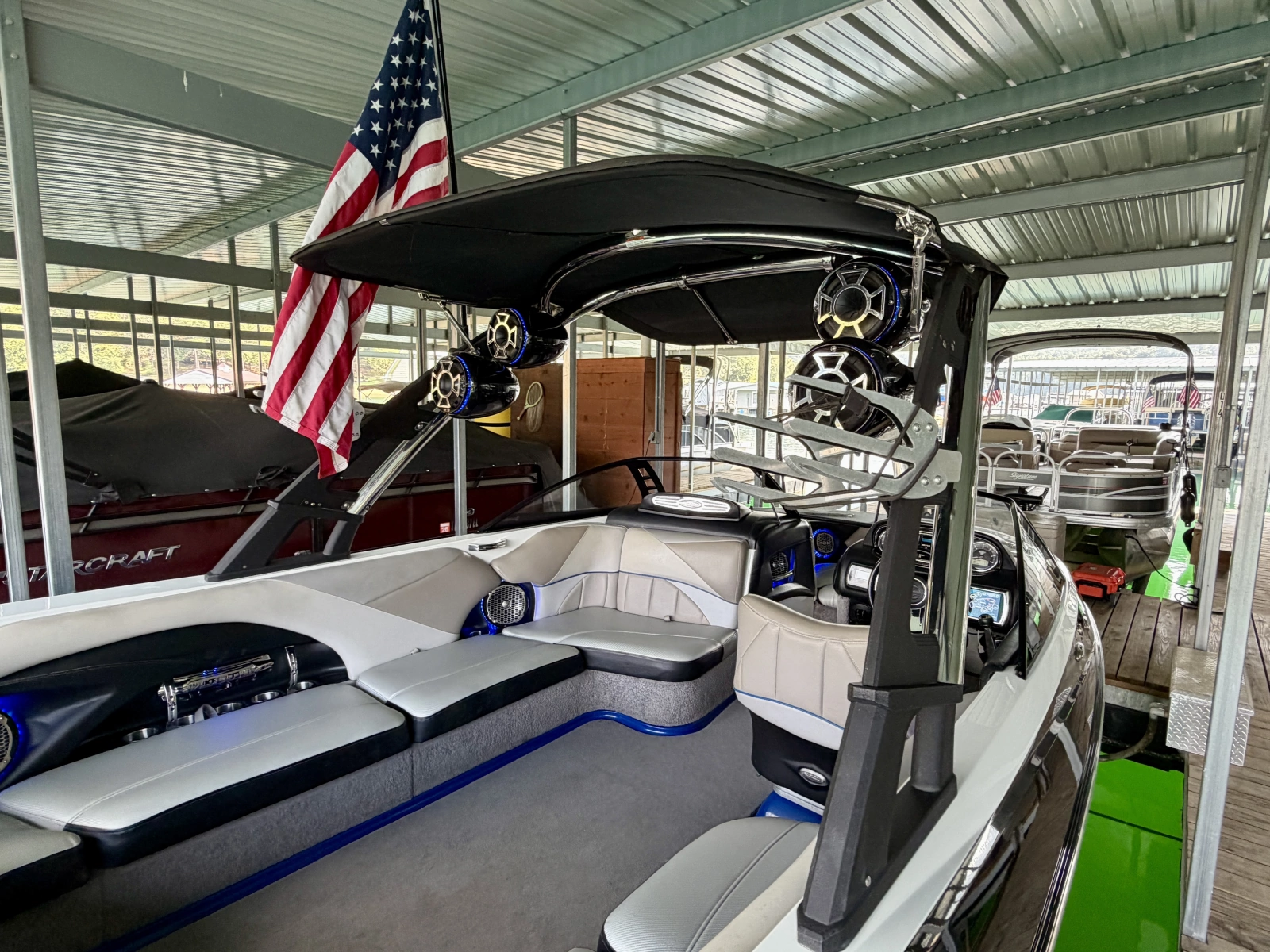 2011 Malibu Wakesetter 247 LSV