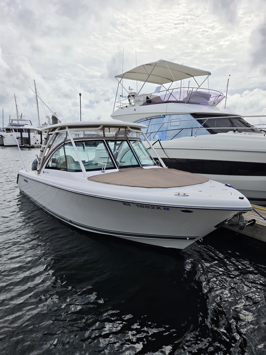 2017 Pursuit 265 DC
