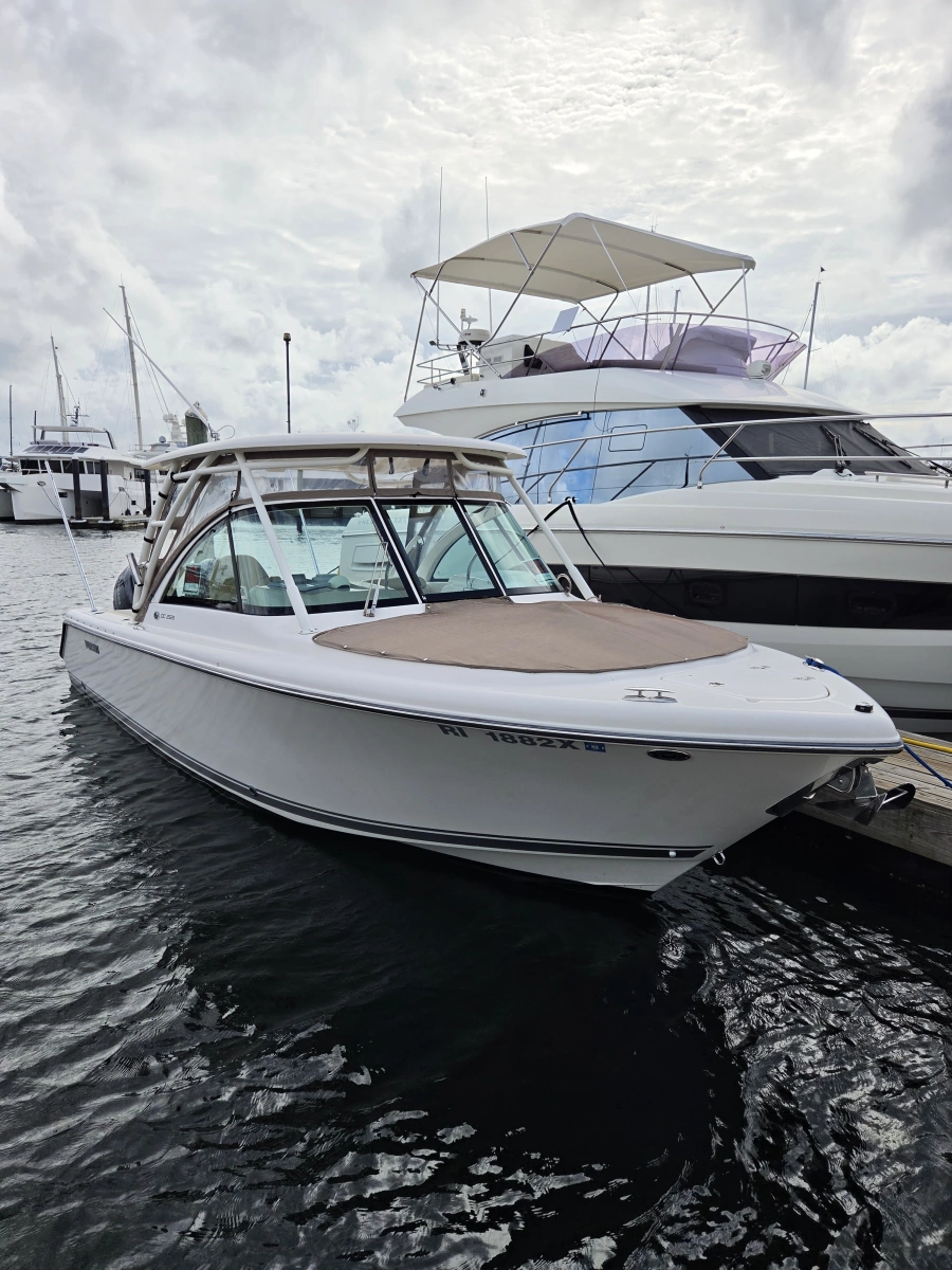 2017 Pursuit 265 DC