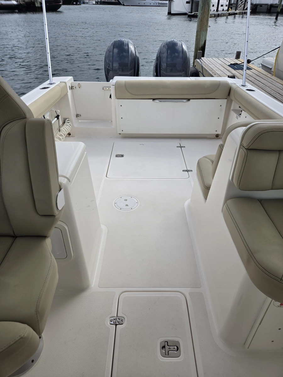 2017 Pursuit 265 DC
