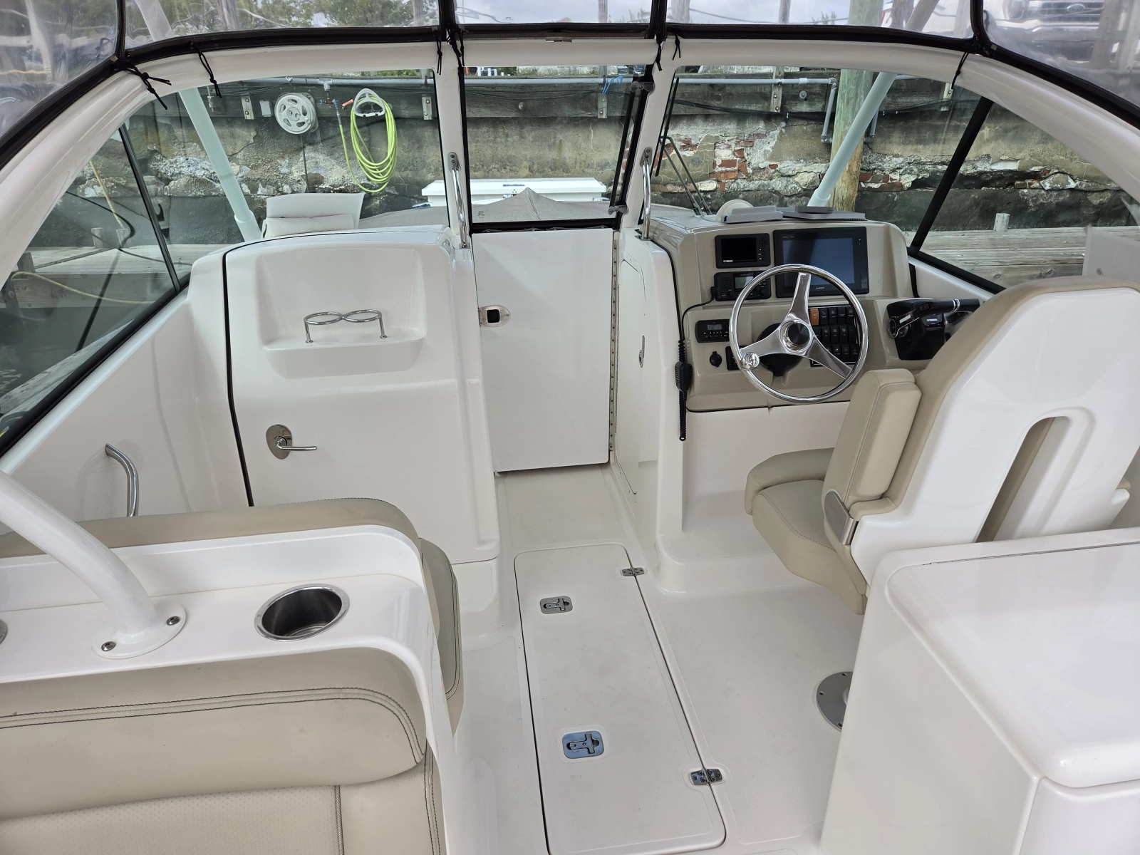 2017 Pursuit 265 DC