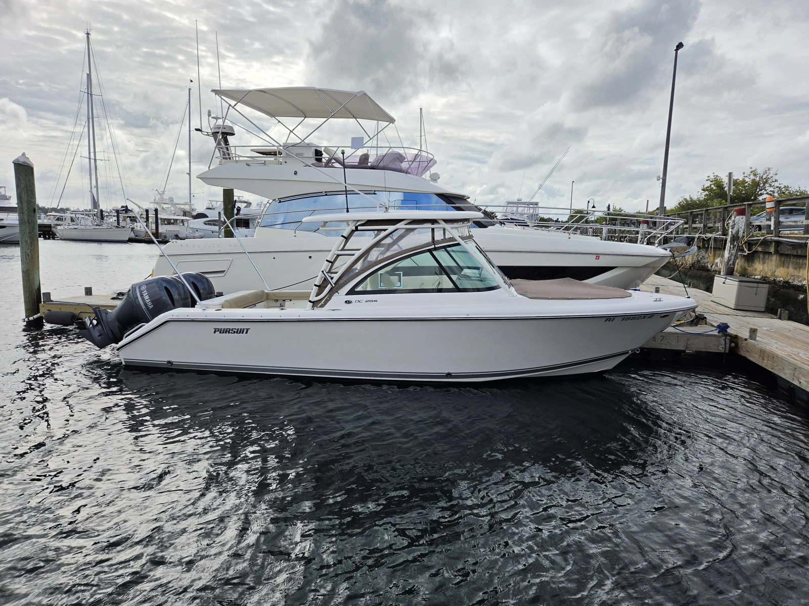 2017 Pursuit 265 DC