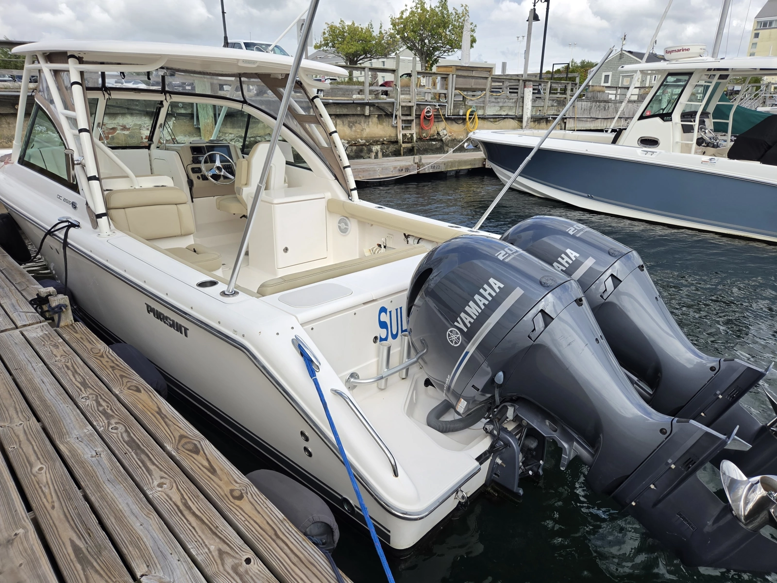 2017 Pursuit 265 DC