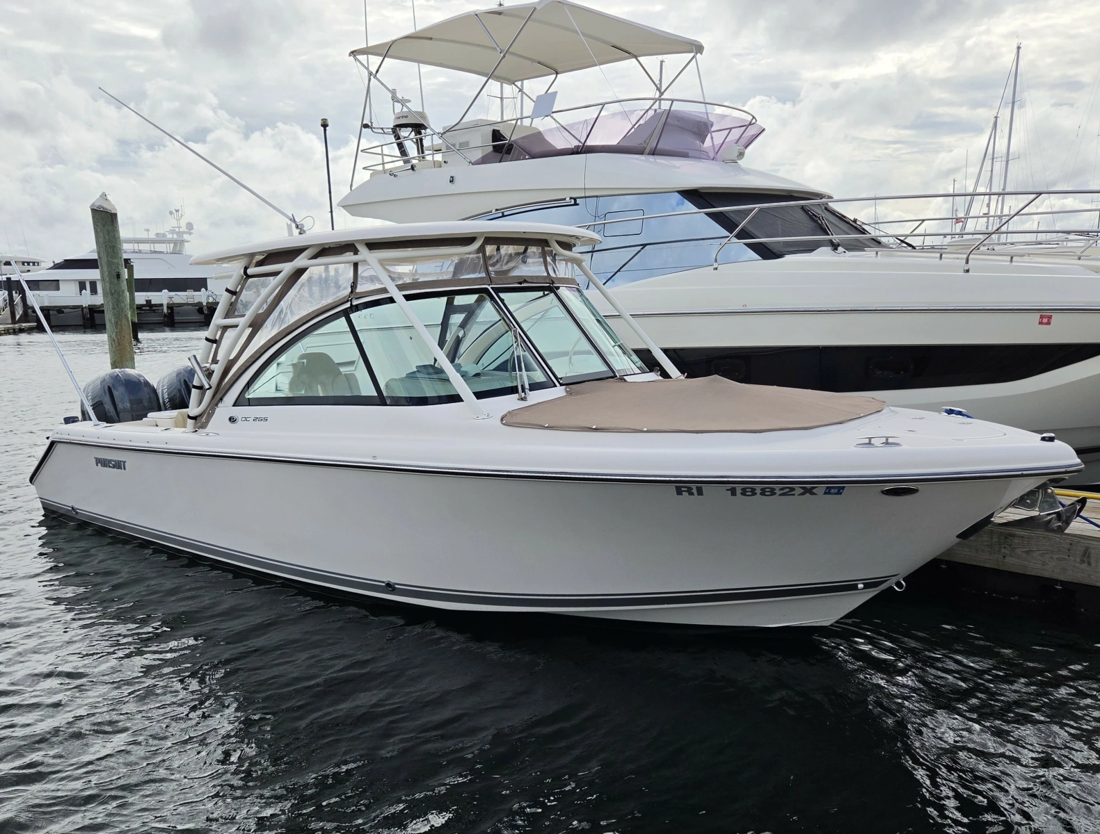 2017 Pursuit 265 DC