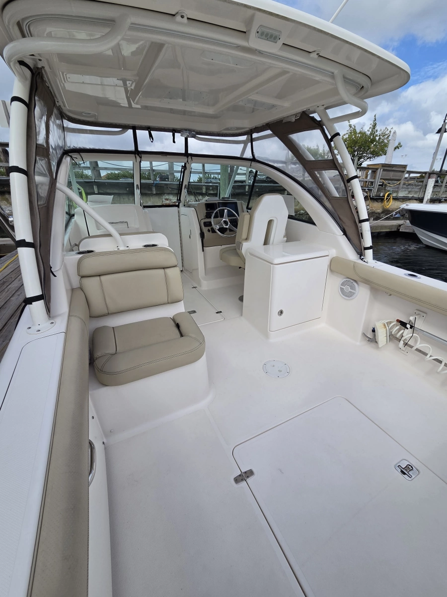 2017 Pursuit 265 DC