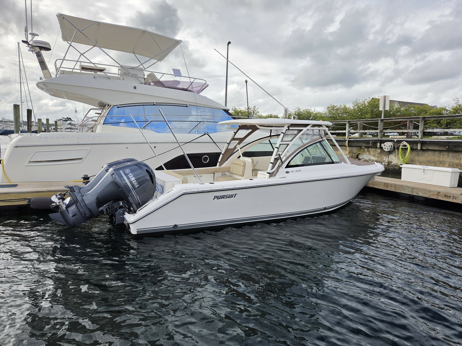 2017 Pursuit 265 DC