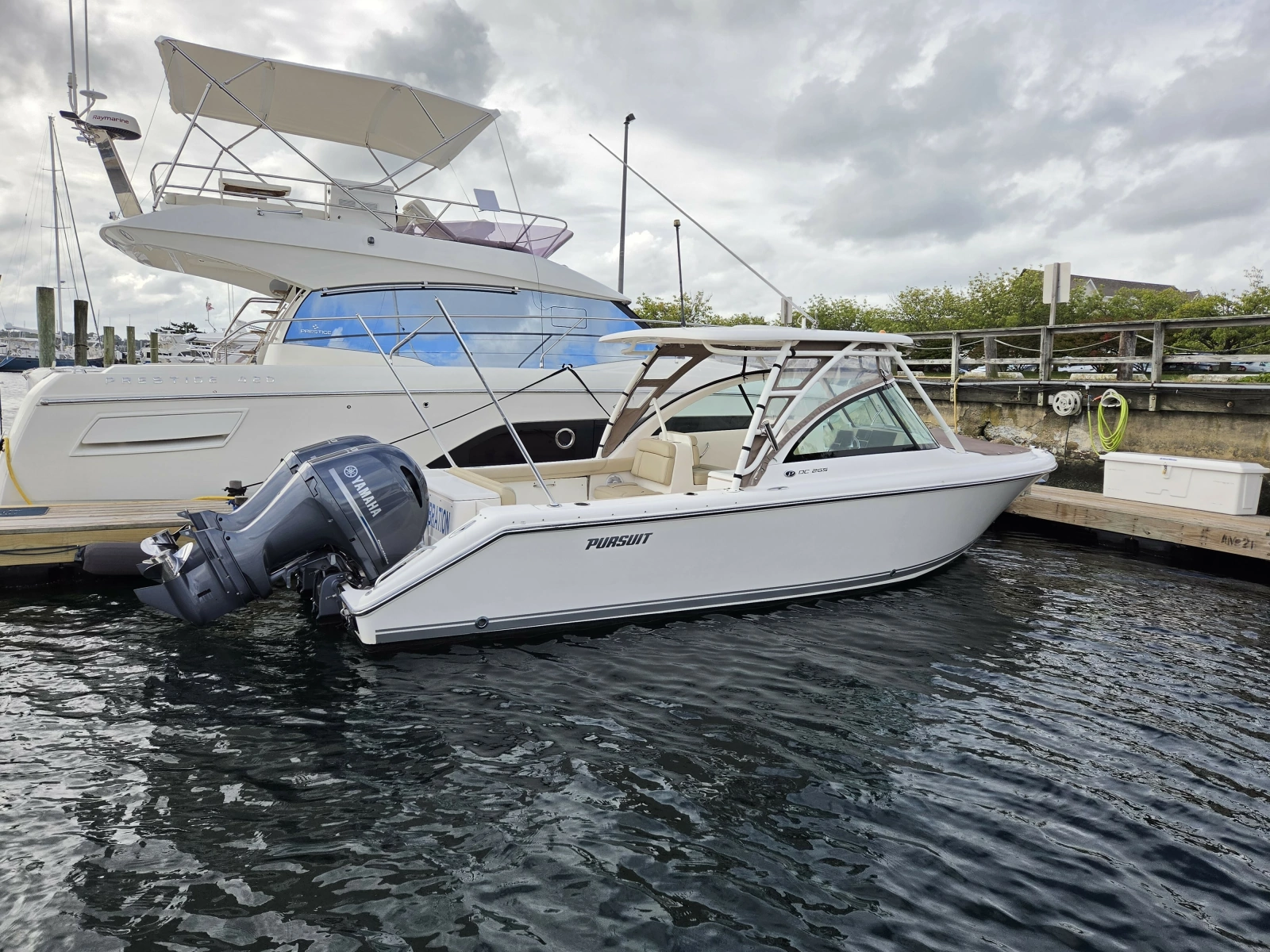 2017 Pursuit 265 DC