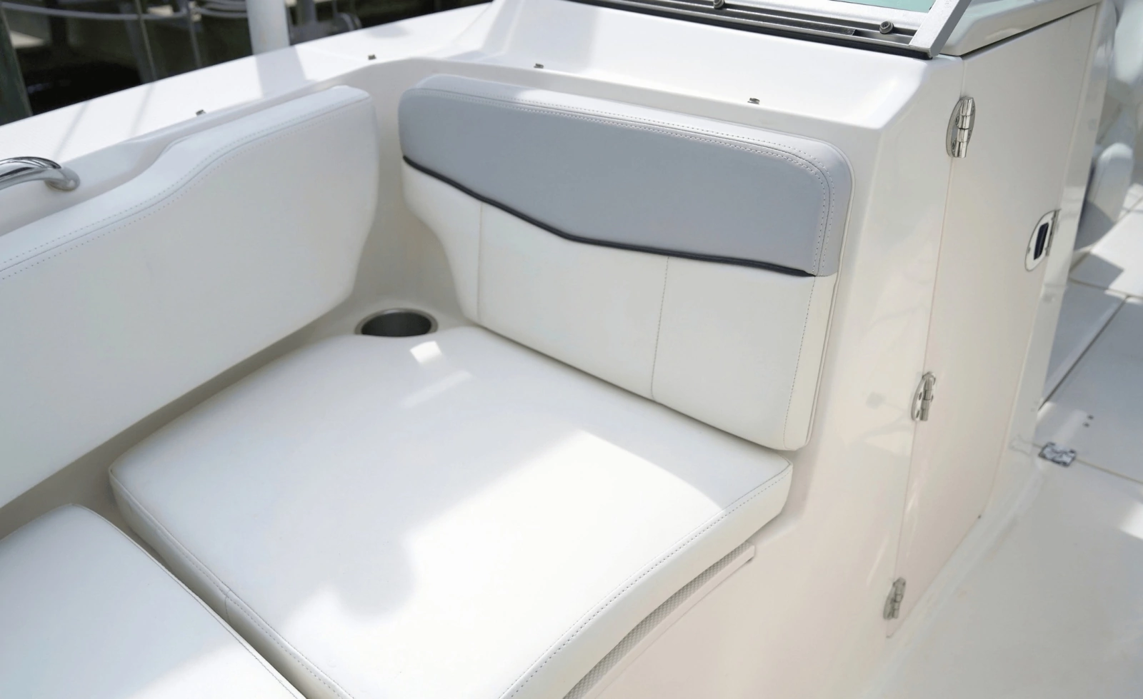 2016 Robalo R207