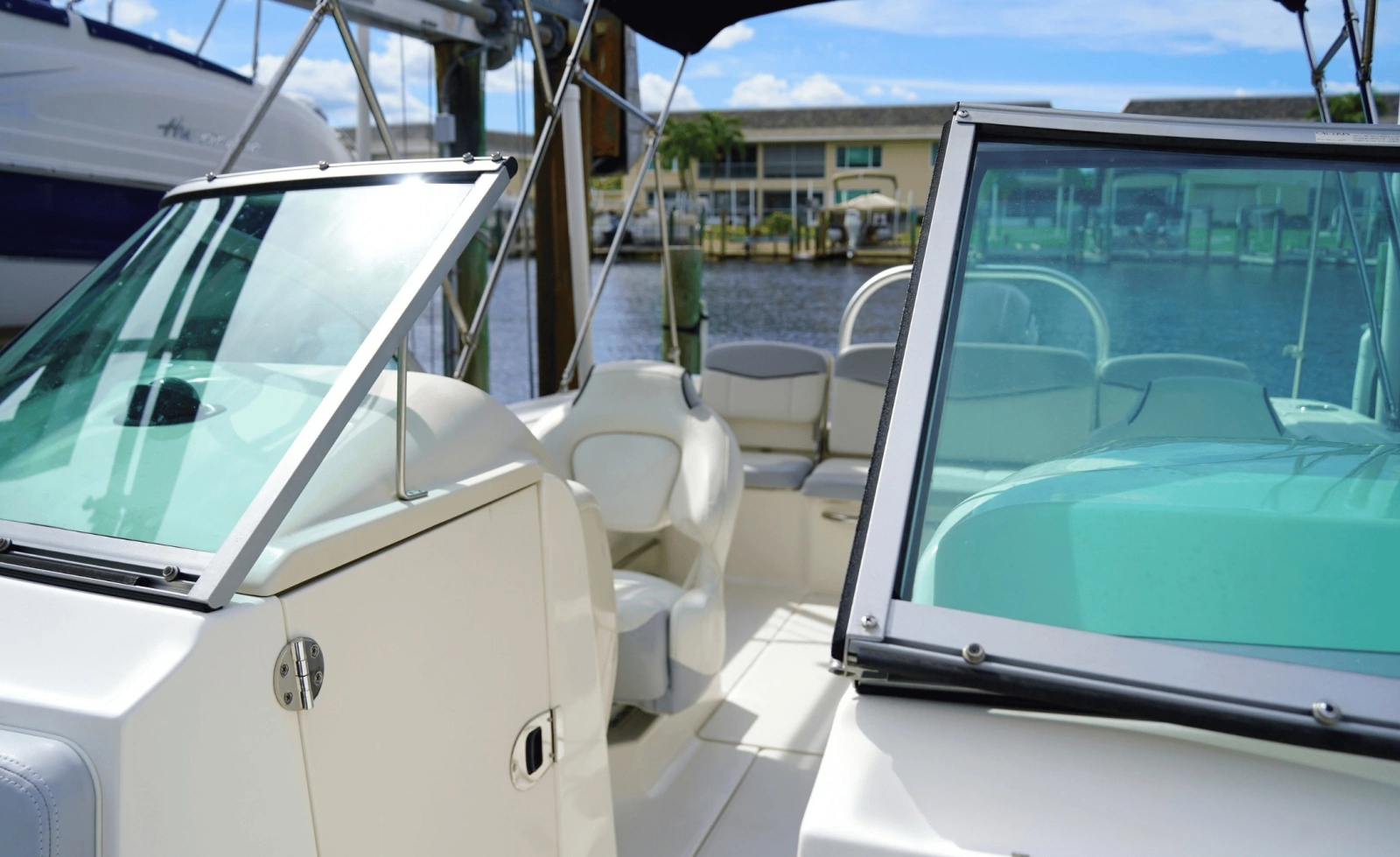 2016 Robalo R207