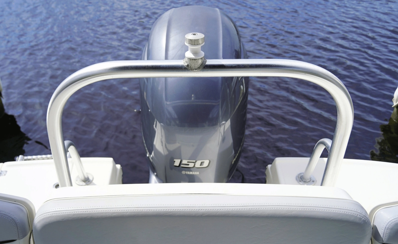 2016 Robalo R207