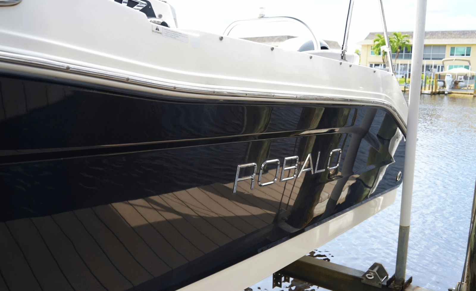 2016 Robalo R207