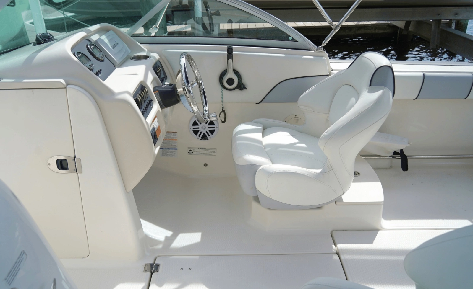 2016 Robalo R207