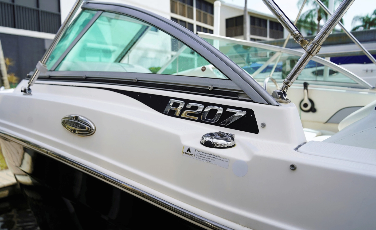 2016 Robalo R207