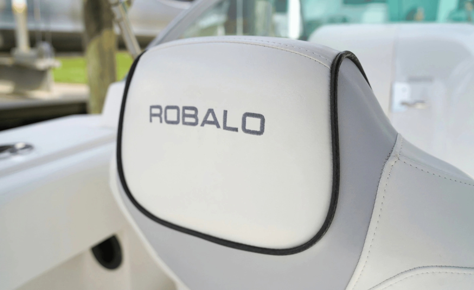 2016 Robalo R207