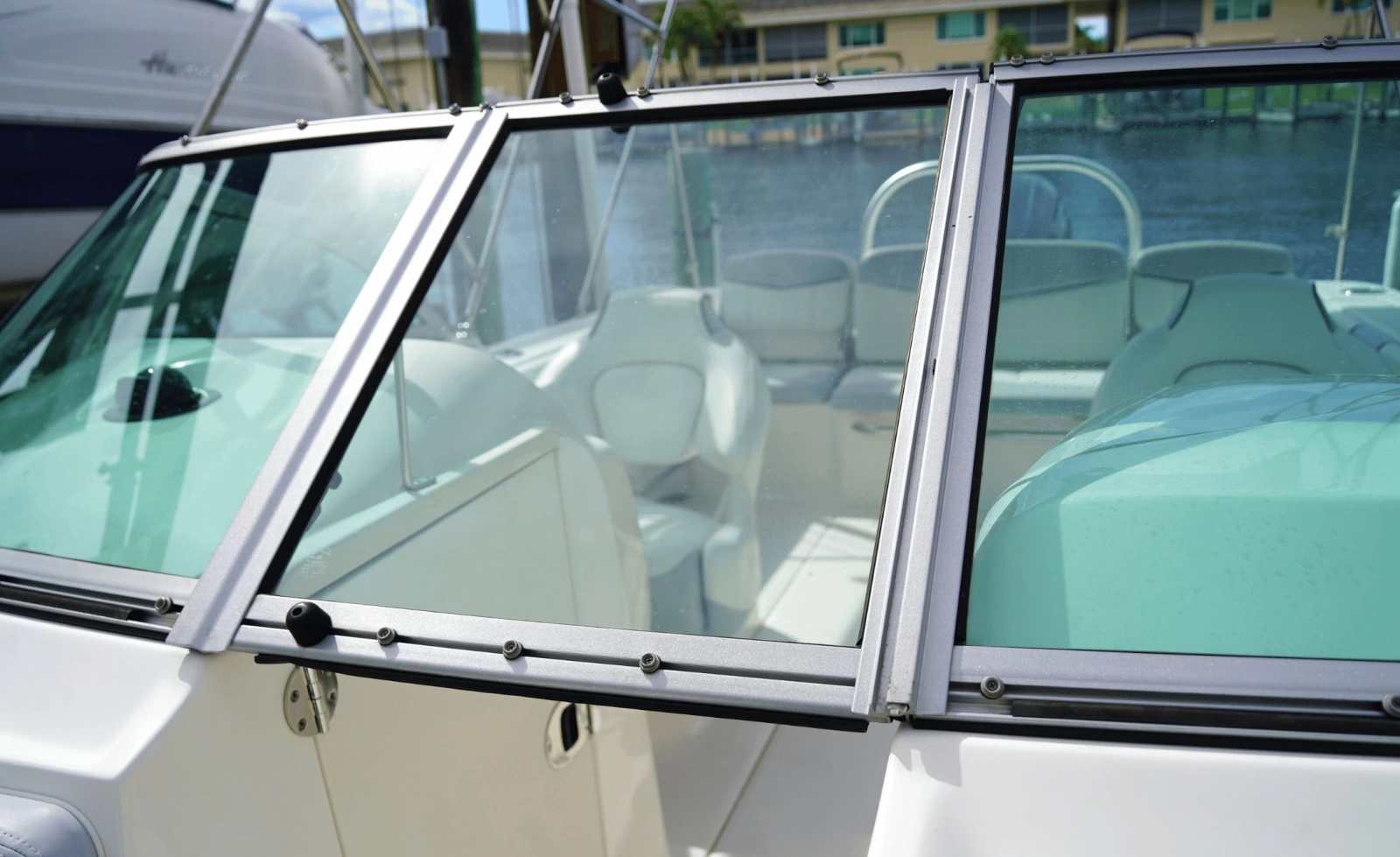 2016 Robalo R207